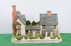 David Winter Newtown Millhouse Mint in box. Limited Ed. #1391 of 4500. Signed.