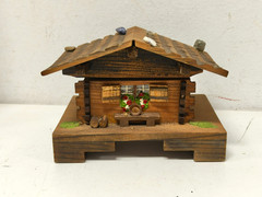 Vintage Wood Swiss Cabin House Le Vieux Chalet Music Box Made in Switzerland