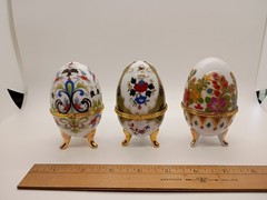 Vtg. Unbranded Handcraft Egg-Shaped Porcelain Footed Floral Trinket Box Lot Of 3