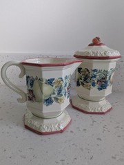 AVON Sweet Country Harvest Creamer & Covered Sugar