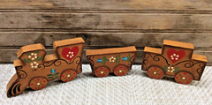 Vtg 3 Pc Wood Train Folk Art Decor Handcrafted Handmade Painted 4″ – 5.5″ Cars