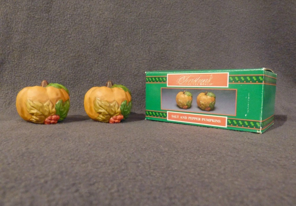 House of Floyd Salt/pepper pumpkin shaker set, porcelain, orange, new in box