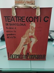 2 Vintage Metal Art Deco Shopping Bag Book/Magazine Holder Stiletto Chic