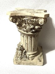 MINIATURE VINTAGE PEDESTAL DISPLAY STAND FOR SMALL KNICK KNACKS 4.5″ X 2.5″