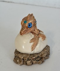 1984 Windstone Editions Brown Hatching Baby Dragon Figurine ~ M. Peña. Nestling