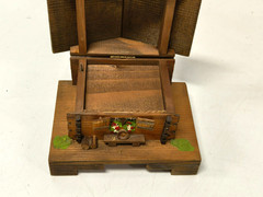 Vintage Wood Swiss Cabin House Le Vieux Chalet Music Box Made in Switzerland