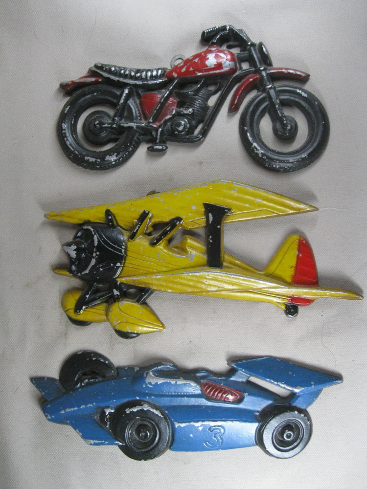 Lot of 3 Vintange Die Cast Aluminum Childrens’ Wall Hangings
