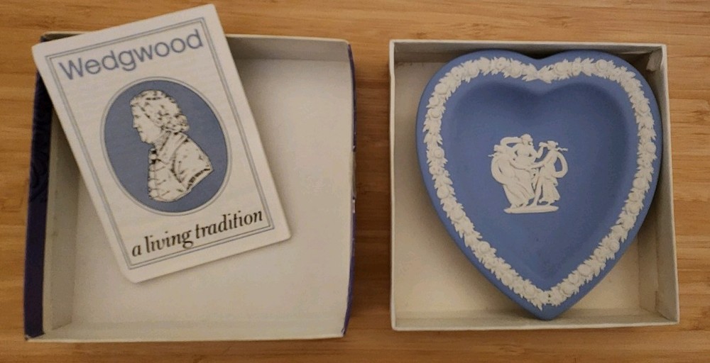 Vintage Wedgewood Heart Dish J1006 NOS Original Packaging Made In England
