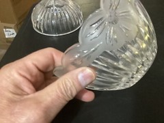 Vintage Unbranded Crystal Clear Glass Covered Dish w/Frosted Flower Edge