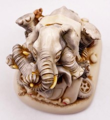 VTG Harmony Kingdom Heavy Petting Elephant Crashed Car Signed 2.5″ 2004