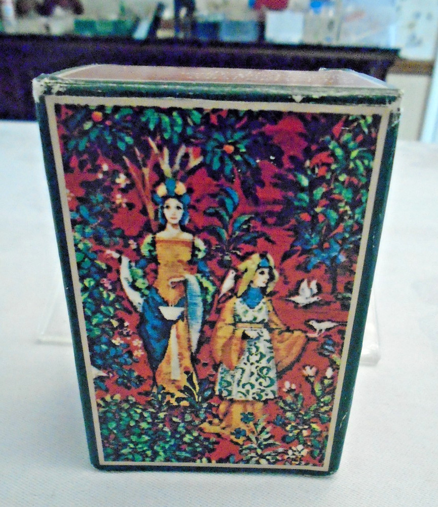 VINTAGE Avon Perfumed Soaps – TAPESTRY Two 3 oz. Hostess Bars Original Packaging