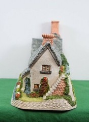 David Winter Newtown Millhouse Mint in box. Limited Ed. #1391 of 4500. Signed.