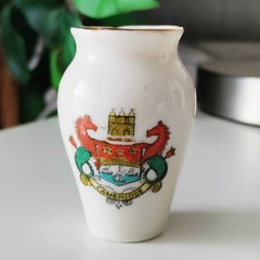 Antique Cambridge Coat of Arms Mini Vase – United Kingdom WH Goss Porcelain 2.5″