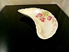 VINTAGE W.S. GEORGE RADDISON SMALL BONE DISH PLATE CRESCENT SHAPE FLOWER MOTIF