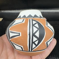 Mary T Jijola Hand Made Pottery Bud Vase Vessel Isleta Pueblo Artist Signed Vase