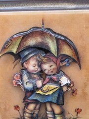 ​Vintage 3D Wall Plaque Boy and Girl Under Umbrella Decorative Art Decor