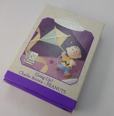 Hallmark Keepsake Ornament 1998 Peanuts Going Up? Charlie Brown flying kite