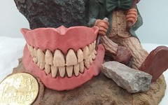 Declan’s Finnians 1994 Keepers of Blarney Stone Dentist Fiacloir COIN IRELAND