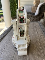 2001 Avon Vintage Porcelain Holiday Classic Wind Up Musical Ferris Wheel