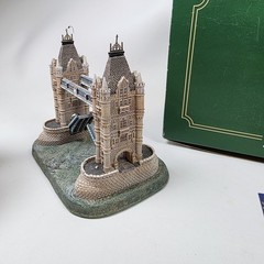 Lilliput Lane Tower Bridge London L2213 Britain’s Heritage Boxed with Deeds