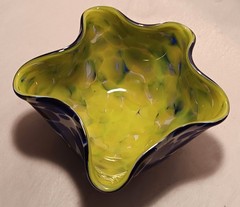 KIWI GREEN seattle studio art glass bowl vtg melissa misoda blue sculpture nut