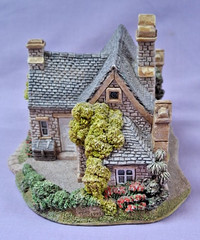 Lilliput Lane Cottage – English Collection North 1991: Village School #R256