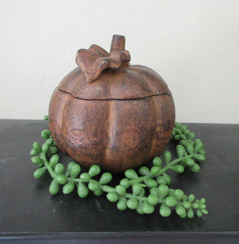 Rustic Cast Iron Pumpkin Removable lid 4.5” Very Heavy, EXCELLENT
