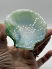 Akro Agate Slag Glass Scallop Shell Trinket Dish Green White Swirl USA, marked
