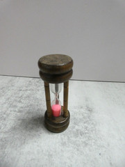 VTG Unbranded Small Wooden Hourglass 3 Minute Timer Pink Sand Desk Decor 4″