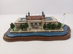 RARE Danbury Mint NYC Ellis Island New York City Replica Original Box & Papers