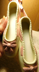 Unbranded~Vintage Pink & Off White Ballerina Shoes Wall Decoration