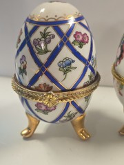 4in Unbranded Handcraft Egg-Shaped Porcelain Footed Floral Trinket Box Set Of 2