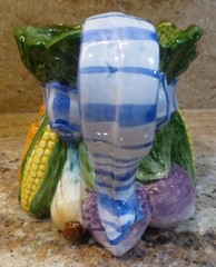 FITZ AND FLOYD – 1995 – 10 OZ – VEGETABLE MUG / CUP