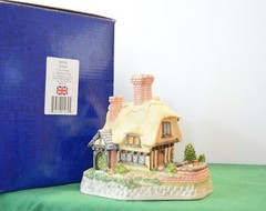 David Winter Premiere Spring Hollow Mint in original box with a COA.
