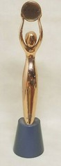 AVON AWARD TROPHY PRESIDENTS RECOGNITION #3 In DISTRICT SALES VOLUME 2003-2004