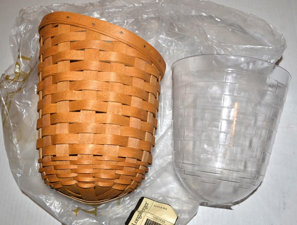 Longaberger Foyer Basket in Light Brown /Protector–signed+2006