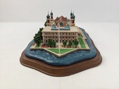 RARE Danbury Mint NYC Ellis Island New York City Replica Original Box & Papers