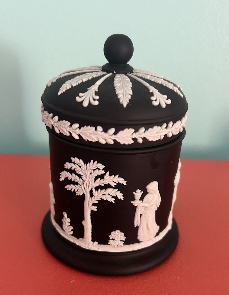 Wedgwood Jasperware White on Black Lidded Cigarette / Tobacco Jar Post 1908