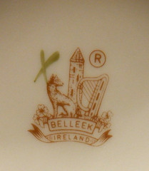Belleck Fine Irish Parian China Shamrocks 6″ Vase with Box 7th Mark