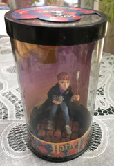 ENESCO HARRY POTTER MINI FIGURINE WITH STORY SCOPE – RON WEASLEY