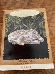 Hallmark Keepsake Ornament Star Wars Millennium Falcon Magic Light 1996