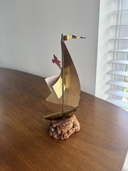SIGNED DEMOTT NAUTICAL SAILBOAT SCULPTURE CALIFORNIA USA WOOD BRASS 9 in