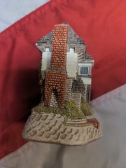 Enesco – David Winter “Signal Box” D1071 in original box