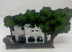 Shelia’s Collectibles 2000 “Two Meeting Street Inn” Charleston SC Wood Building