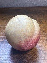 VINTAGE ALABASTER STONE FRUIT PEACH Nice Colors Veins Heavy Early