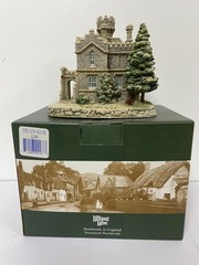 Lilliput Lane “Eamont Lodge” – Christmas Lodge Collection 1991 – Handmade in Uk