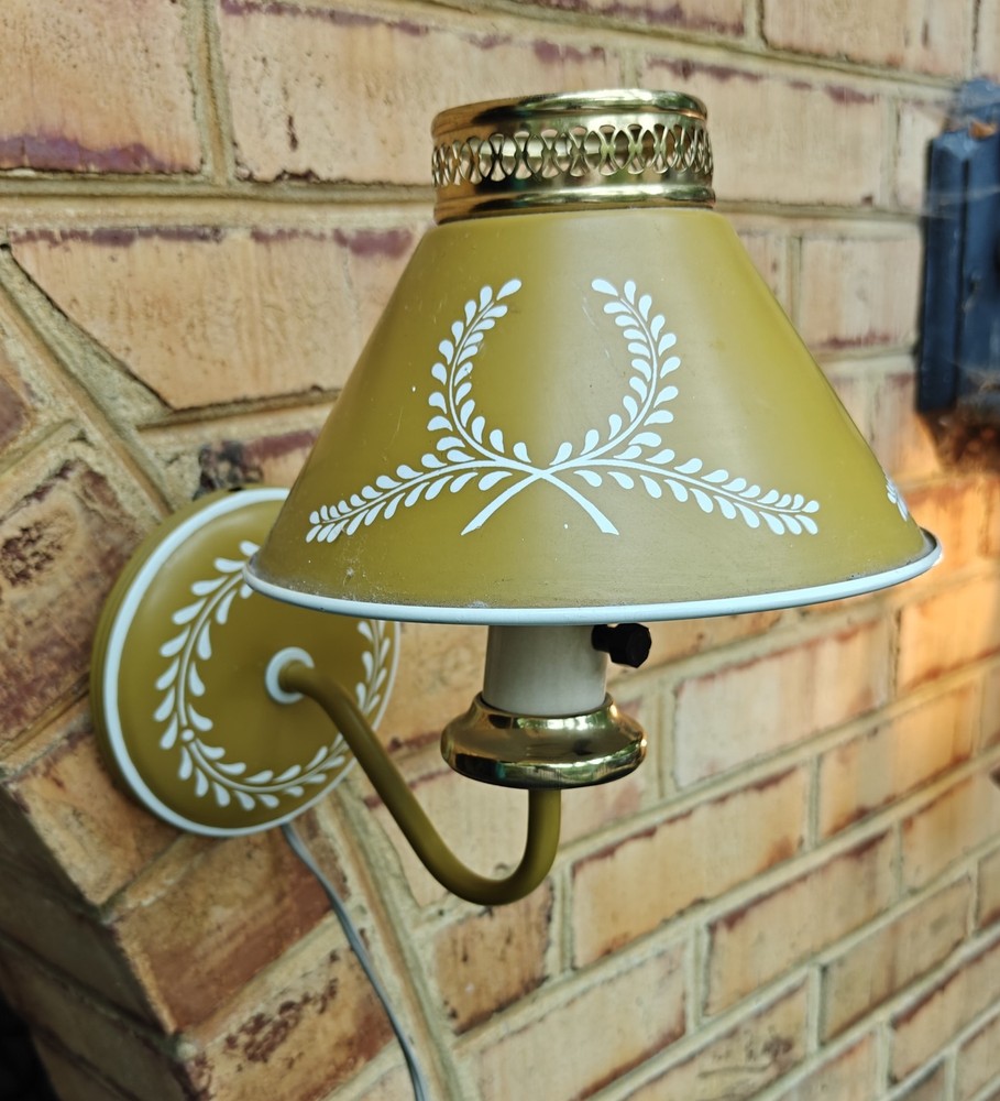 Vtg Toleware Tole Ware Mustard Yellow White Portable Wall Lamp Sconce Working