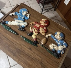 VINTAGE BUNDLE LOT 3 x 1976 Homco USA CAST Metal Football Wall Decor HANG PLAQUE