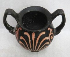 ANCIENT 4th CENTURY BCE GREEK APULIAN NEOLITHIC WARE 5.5″ TWIN HANDLE VASE