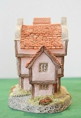 David Winter Suffolk House In original box.